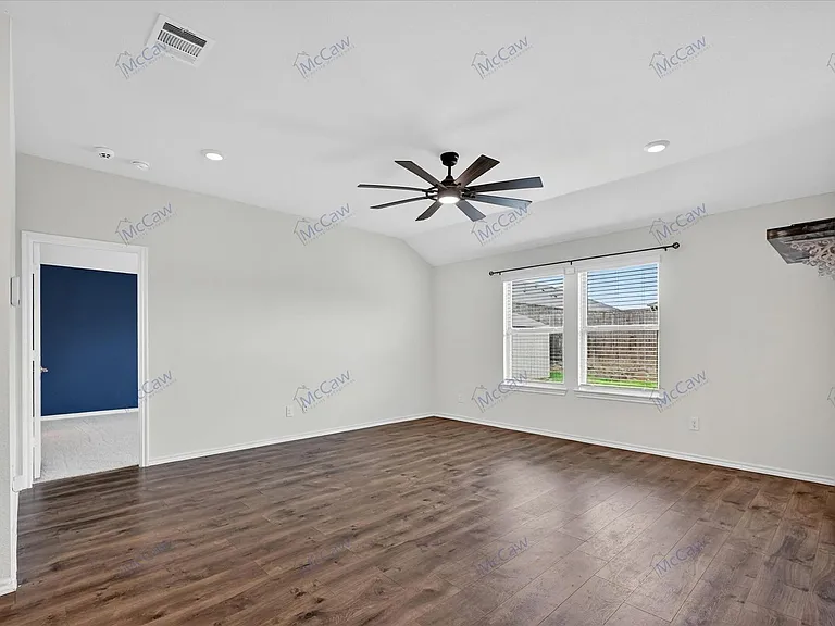 800 Windmill St — Photo 7
