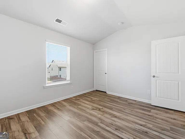 303 Eleanora Xing — Photo 43