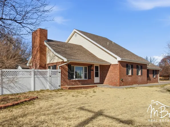 2717 N Campus Dr, Garden City, KS 67846