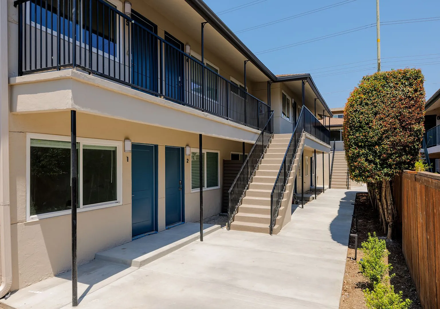 Beautiful & Spacious 2BD/1BA in Prime North Park Location Garage Optional! — Photo 2