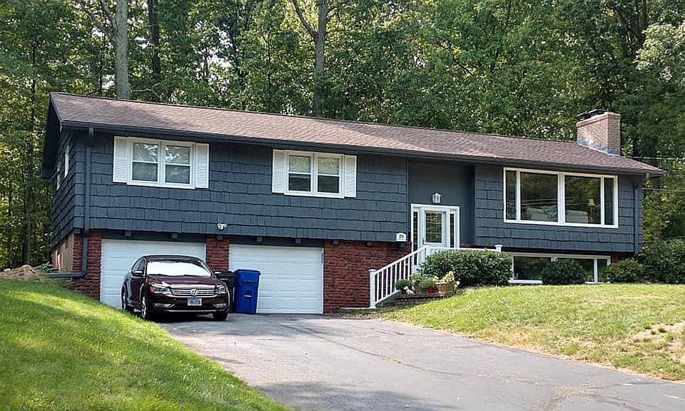 1st image of 39 Deepwood Dr