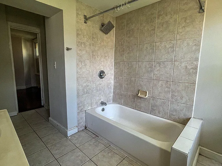 208 Maple Ave — Photo 7
