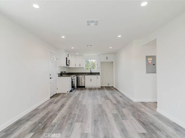 7732 Etiwanda Ave #1/2 — Photo 4