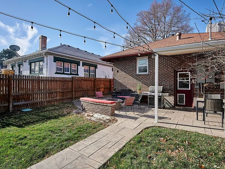 2308 Grape St — Photo 33