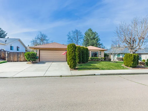 1855 Bristol Dr, Medford, OR 97504