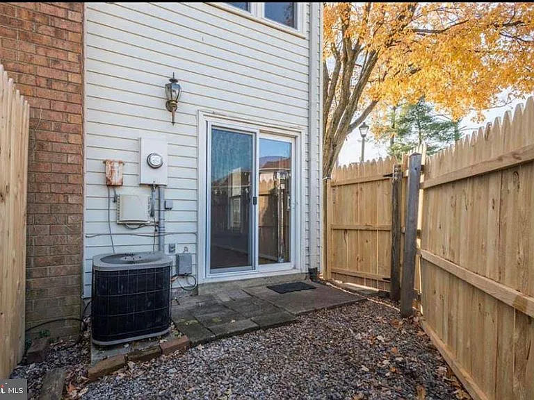 13817 Cabernet Ct — Photo 14