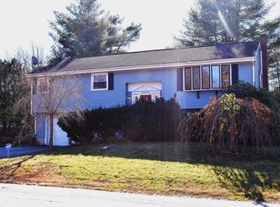 91 Montello St, Lewiston, ME 04240