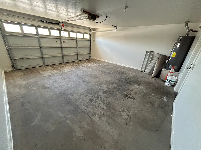 7028 S 46th Dr — Photo 32