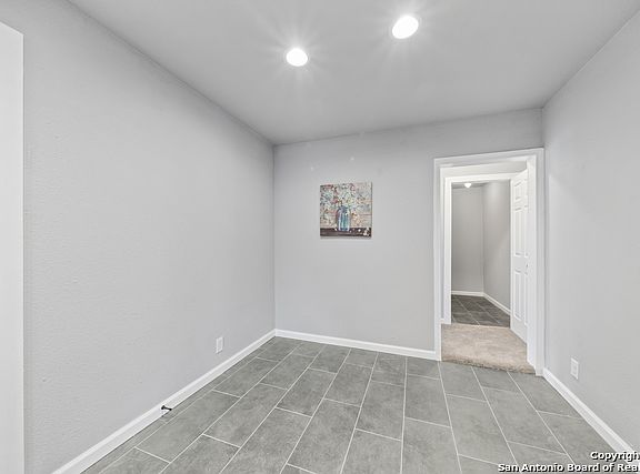 5th image of 515 Overridge Dr