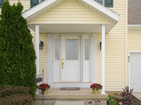 2nd image of 71 Stone Hedge Row Dr