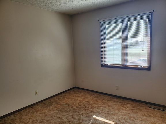 4th image of 2408 Cottage St