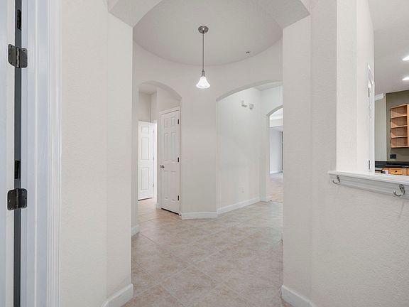 5th image of 210 Paseo Terraza St #202