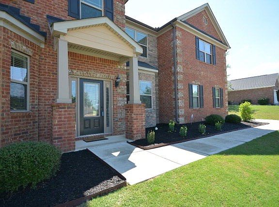 3rd image of 3046 Parkridge Dr