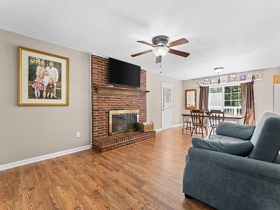 4th image of 485 Round Tree Rd