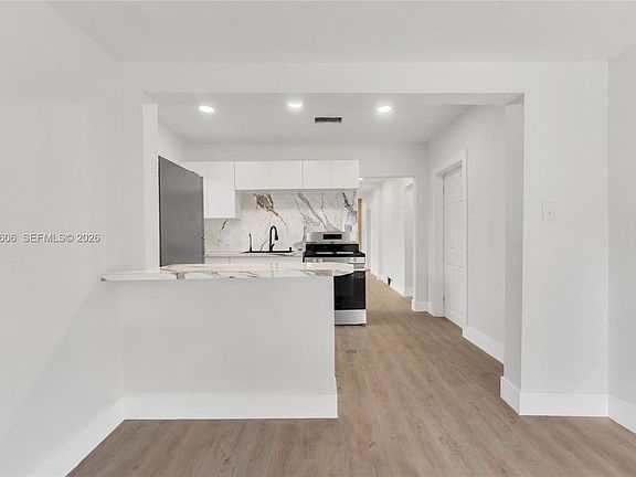 5th image of 2428 NW 28th St