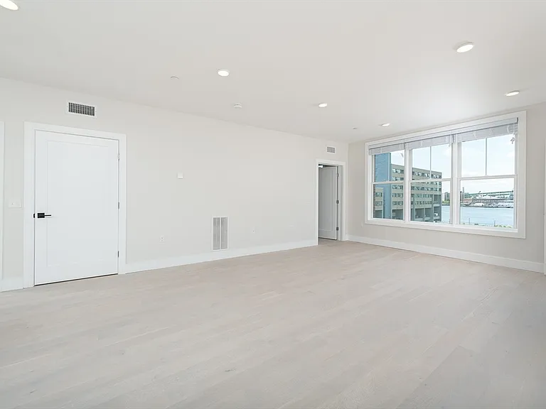 425 Border St #201 — Photo 5