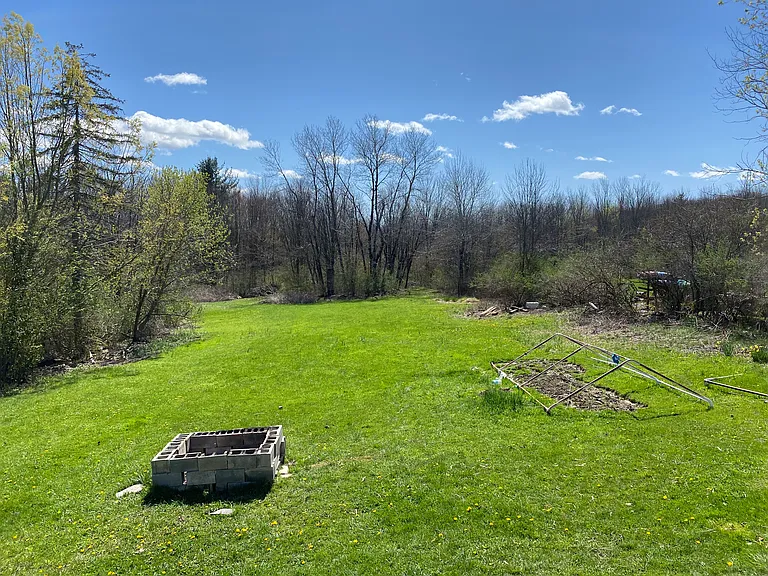 684 E Maine Rd — Photo 5