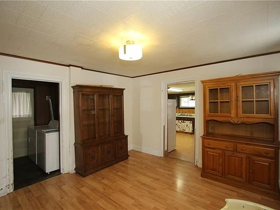 3rd image of 102 10th St