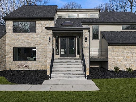 4th image of 250 Bruton Way