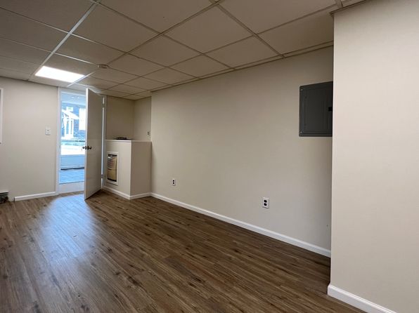 16 Elm St APT 2