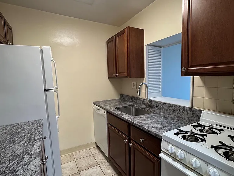 1111 Arlington Blvd #928 — Photo 6