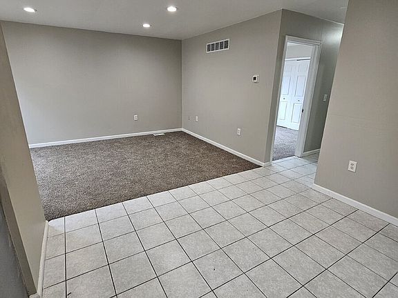 4th image of 11020 Essex Ave