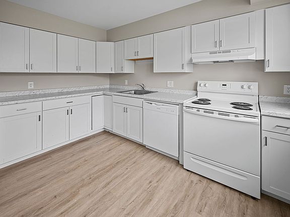 3rd image of 237 Parliament Cir