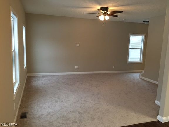 4th image of 1362 Summit Ave