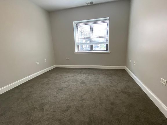 5th image of 2020 S Wabash Ave #1206