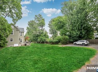 7 Hardenburgh Ave, Demarest, NJ 07627