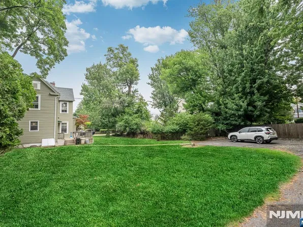7 Hardenburgh Avenue, Demarest, NJ 07627