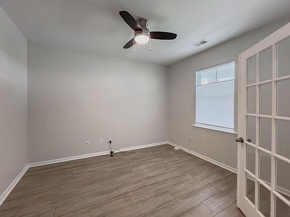 3rd image of 131 Oyster Tide Ave
