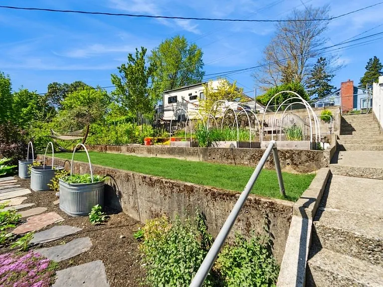 Terraced garden