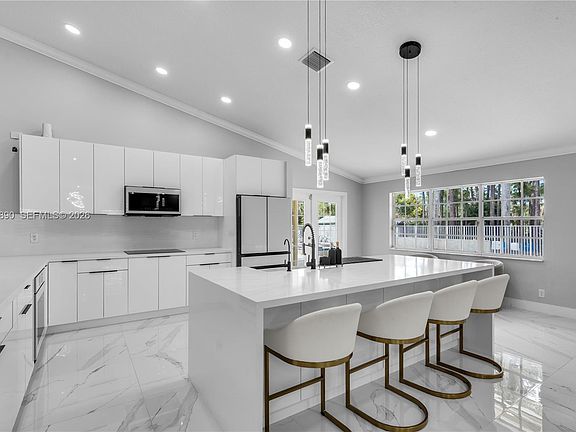 4th image of 17075 Orange Grove Blvd