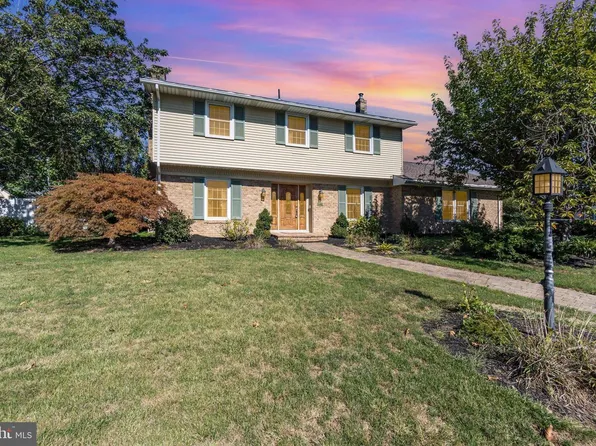 1160 Park Dr, Palmyra, PA 17078