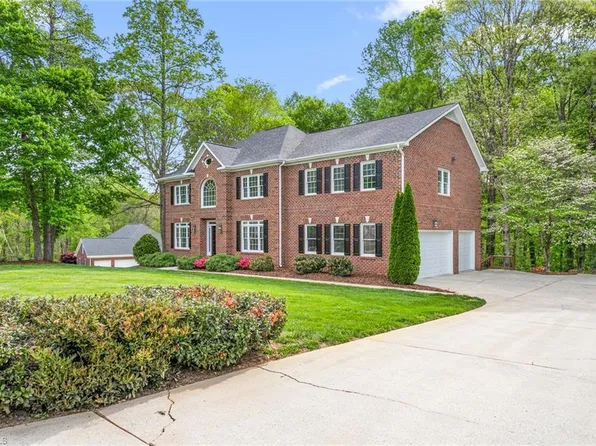 8505 Case Ridge Dr, Oak Ridge, NC 27310