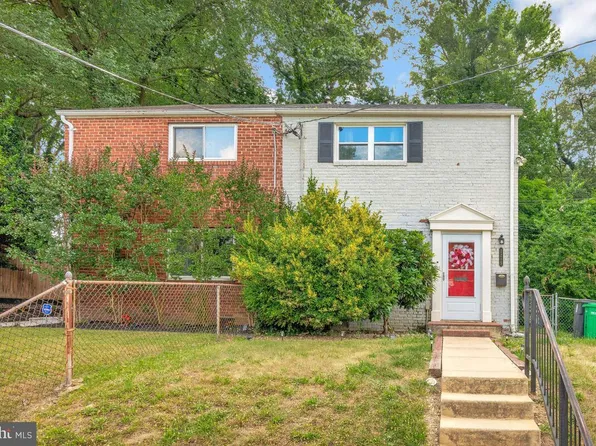 2215 Gaylord Dr, Suitland, MD 20746