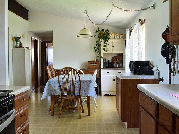 5th image of 1378 N 1750th Ave