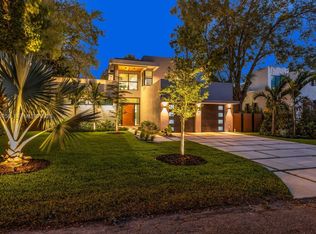824 NE 111th St, Biscayne Park, FL 33161
