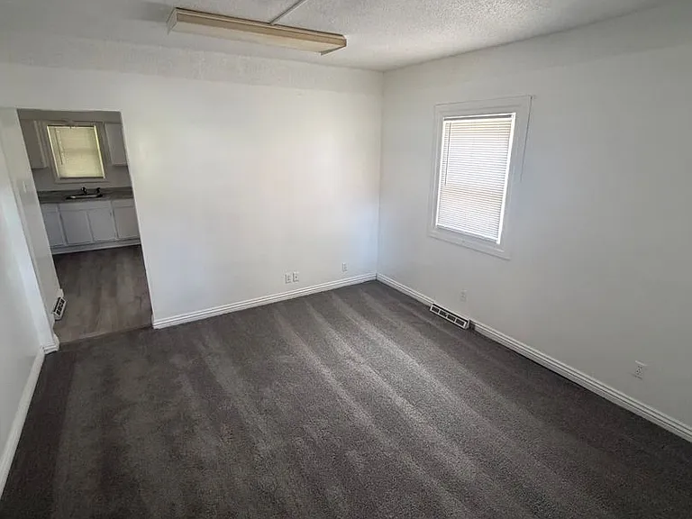 1506 Phillips Ave — Photo 2