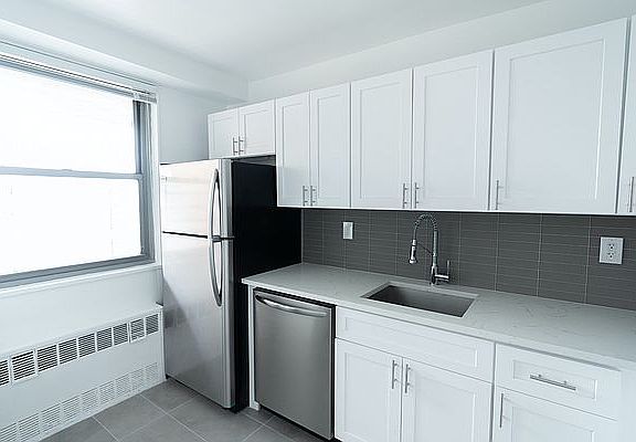 5th image of 104-20 Queens Blvd #20G