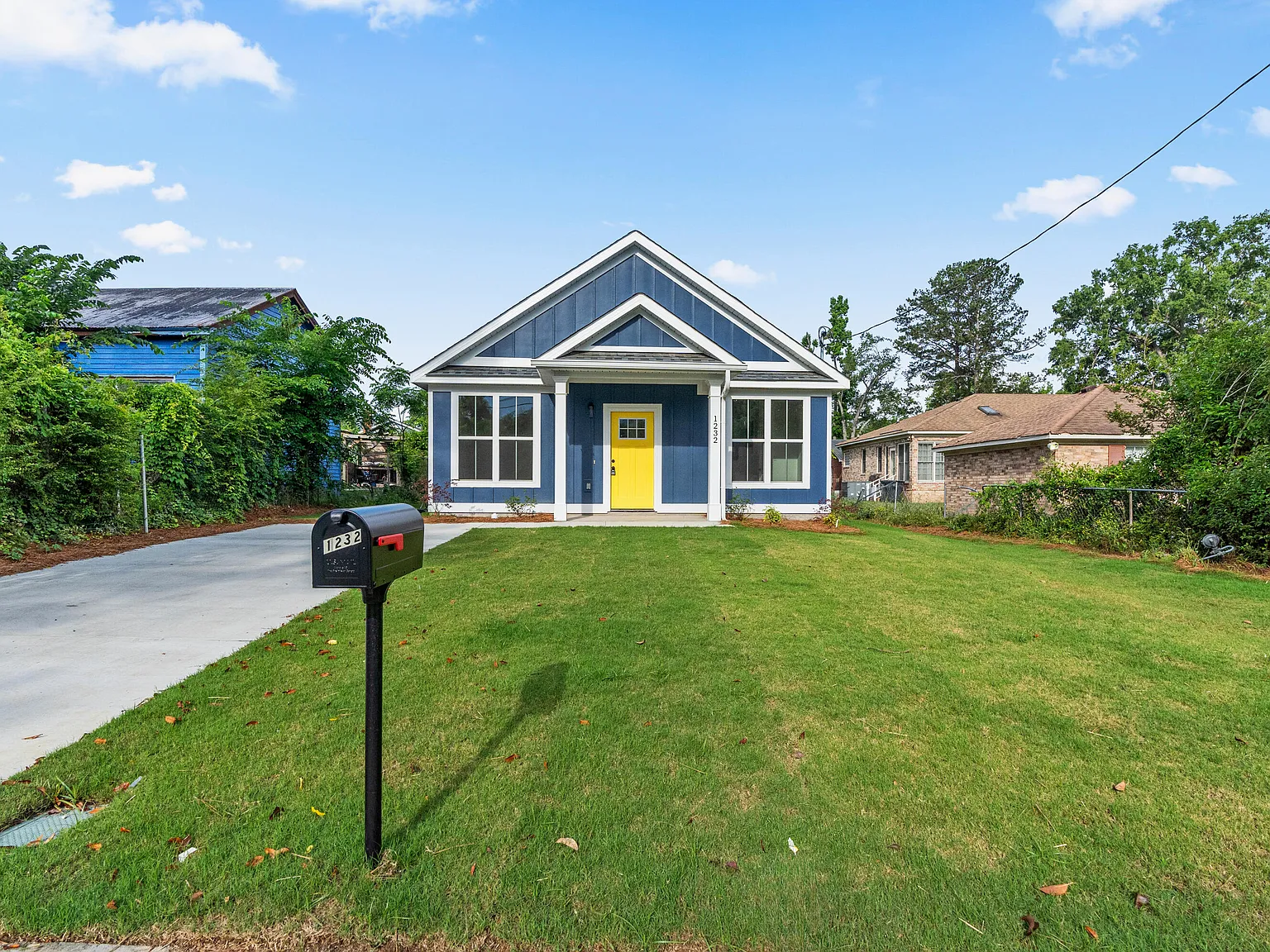 3 bed, 2.0 bath, 1107 sqft, $1,450 — Photo 1