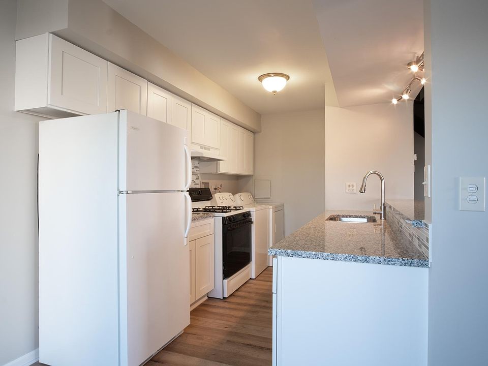 1st image of 1455 Cornell Ct