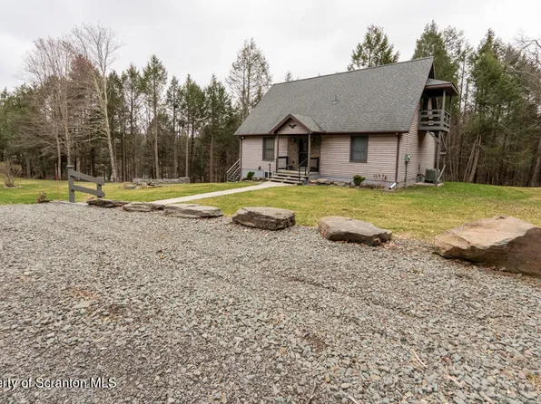 474 Bell Mountain Rd, Carbondale, PA 18407