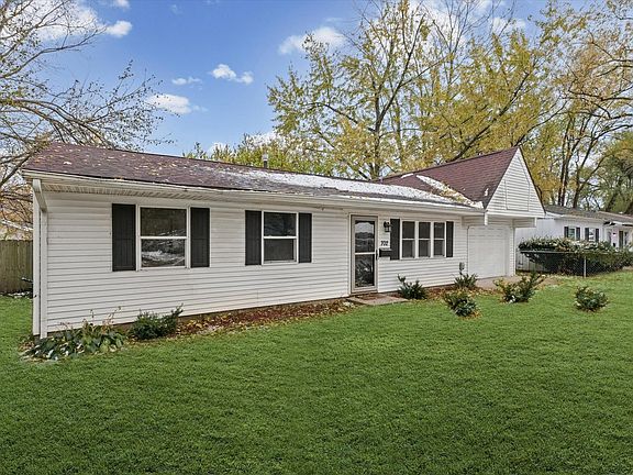 3rd image of 702 S Scottswood Dr