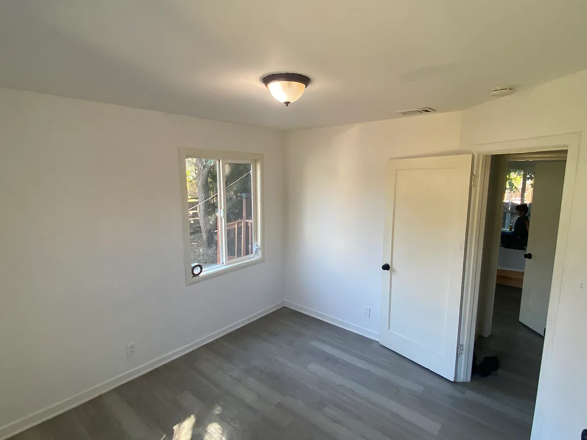 Building Photo - 3028 W Monterey Ave