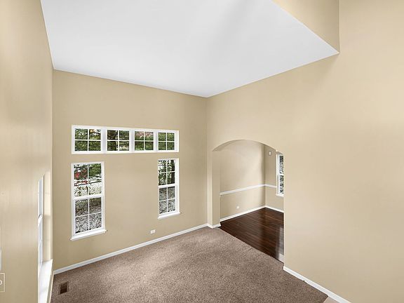 4th image of 373 Haywood Cir
