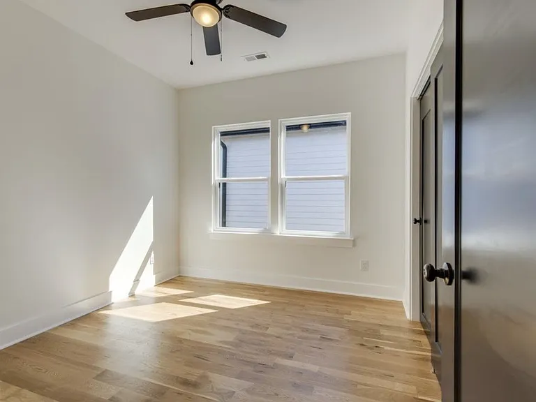 2413B Booker St — Photo 17