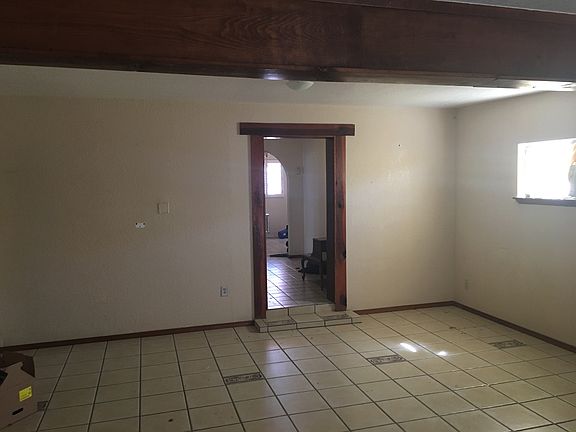 4th image of 1107 Alaska St