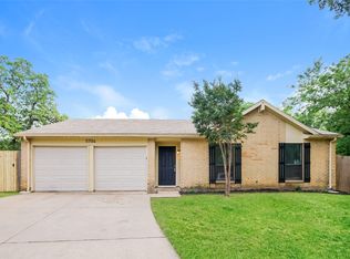 5704 Lordsburg Trl, Arlington, TX 76017